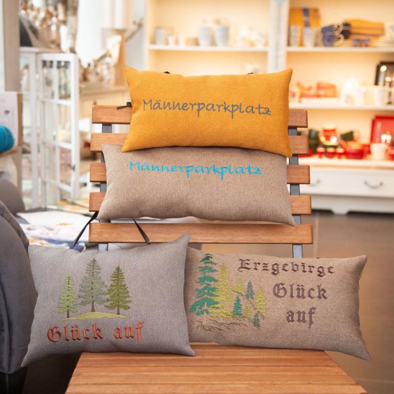 Selbst genähte bestickte Kissen Selbst genähte und bestickte Kissen aus dem Erzgebirge bei Patchwork Handarbeit Andrea Sieber in Annaberg-Buchholz