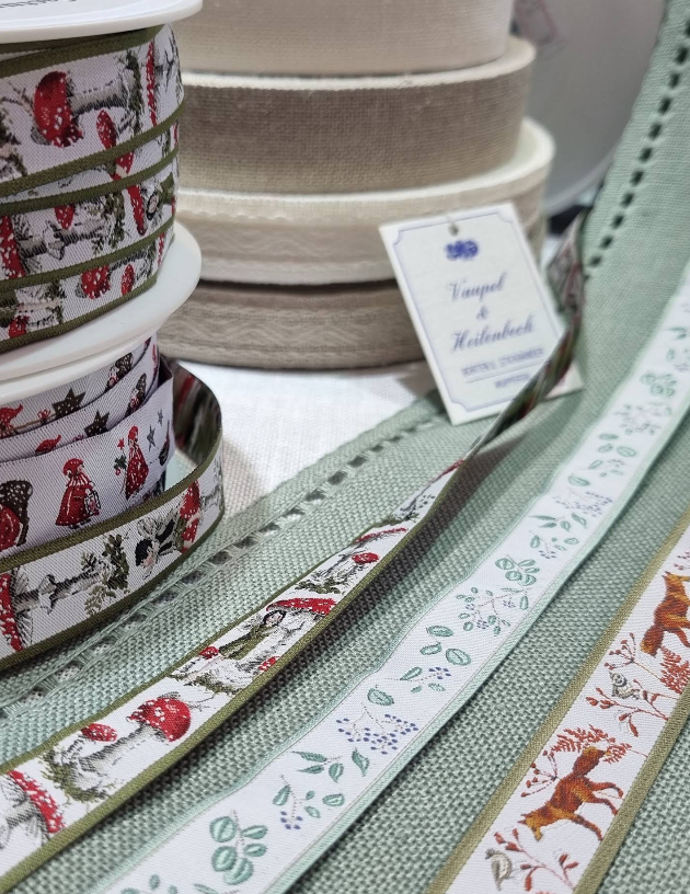 Webbänder und Borten Webbänder und Borten mit Motiven im Handarbeitsgeschäft in Annaberg-Buchholz