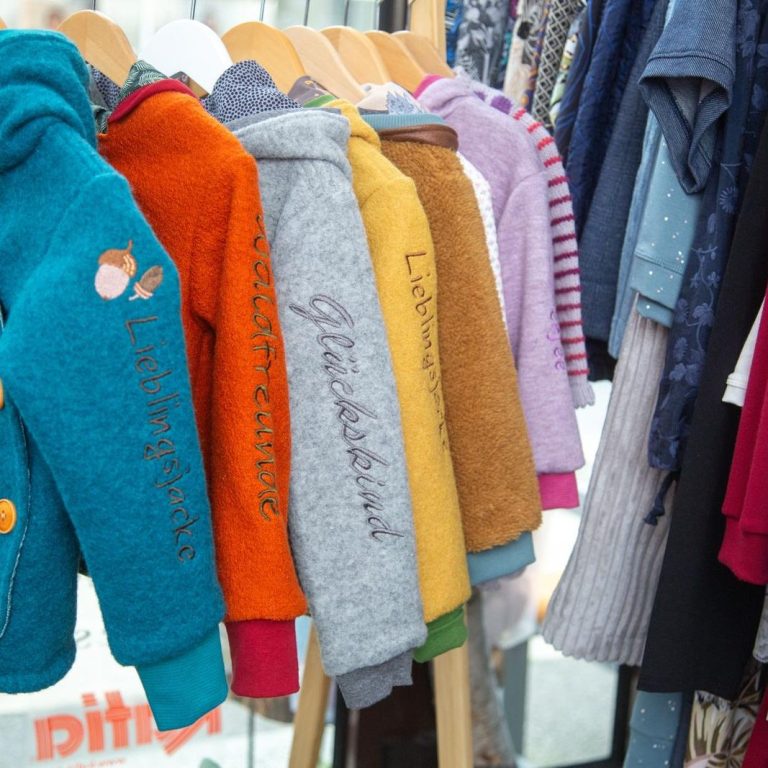 Kinderkleidung bei Patchwork Handarbeit Andrea Sieber Bunte Kinderjacken aus Walk im Handarbeitsgeschäft in Annaberg-Buchholz
